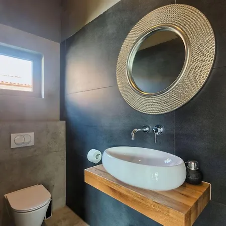 Villa Mediterraneo 2 Comfortable Ližnjan